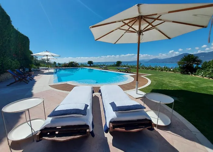 Mini Di Lusso Con Piscina Дом отдыха *