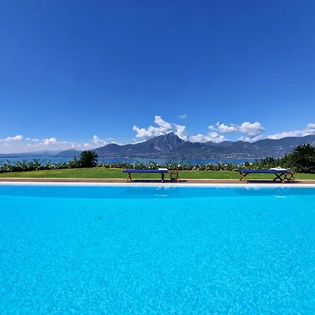 Σπίτι διακοπών Mini Di Lusso Con Piscina Torri Del Benaco