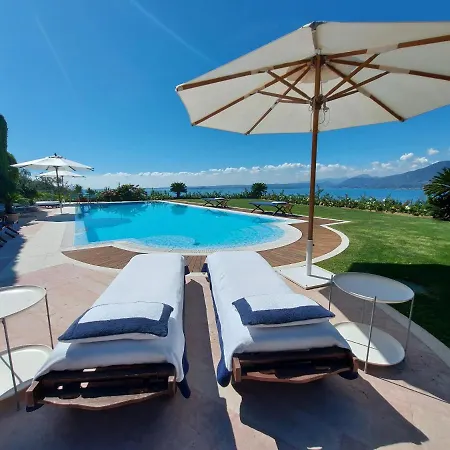 Mini Di Lusso Con Piscina Nyaraló *